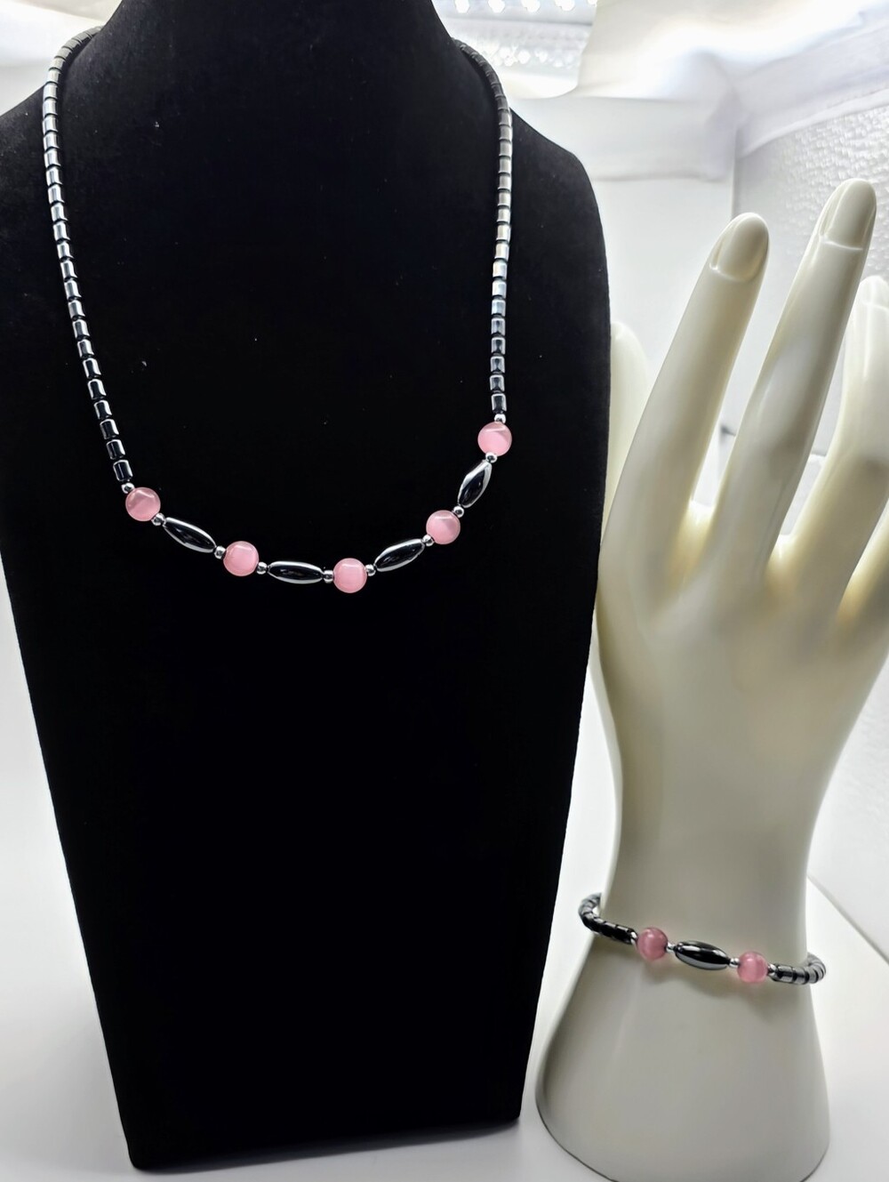 Pink Black Hematite Beaded Necklace Bracelet Set Magnetic Closure EUC, Good Gift